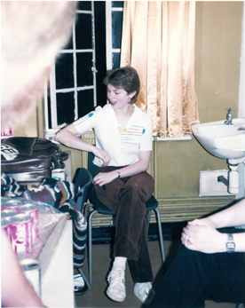 Jill_maestoso_b'stage_sm.jpg - Jill backstage on the 1981 Maestoso tour [photo from Steve Broomhead]