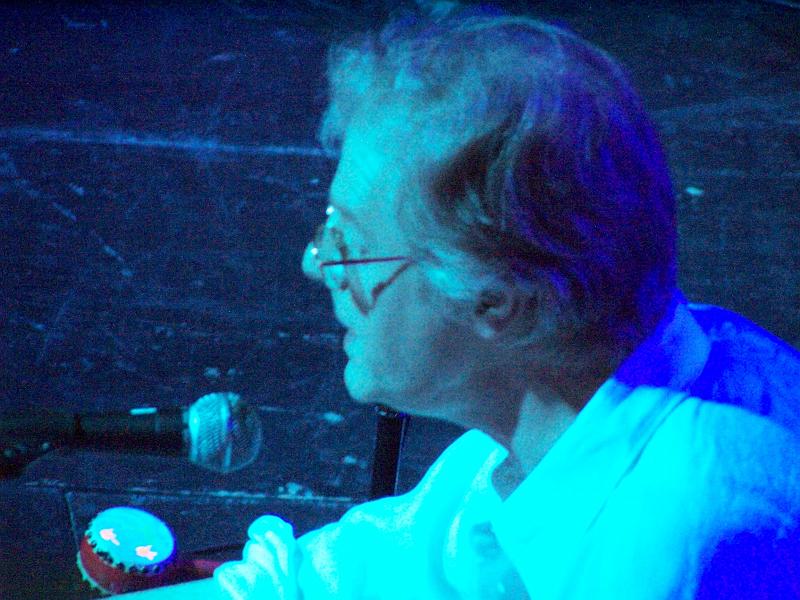 100_0540.JPG - The Mean Fiddler, 12th May, 2004 [photo: James Barry]
