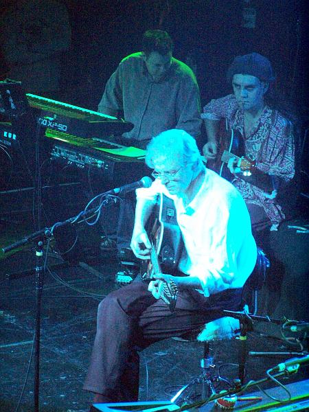 100_0543.JPG - The Mean Fiddler, 12th May, 2004 [photo: James Barry]