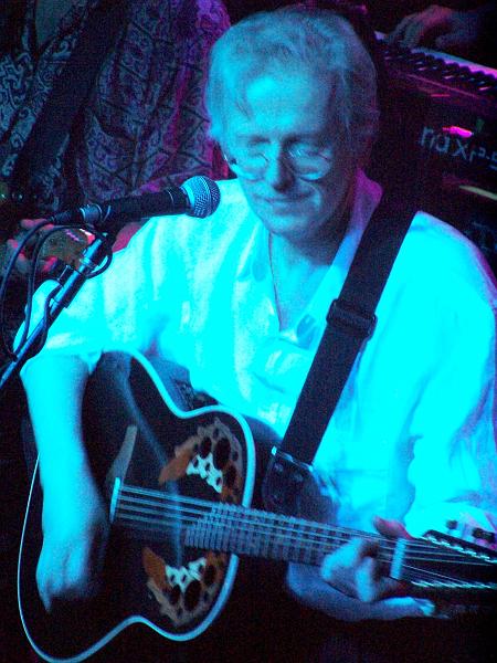 100_0579.JPG - The Mean Fiddler, 12th May, 2004 [photo: James Barry]