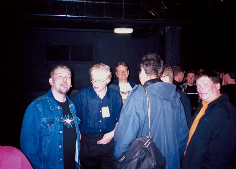 after02.jpg - The Mean Fiddler, 12th May, 2004 [photo: Marco de Niet]