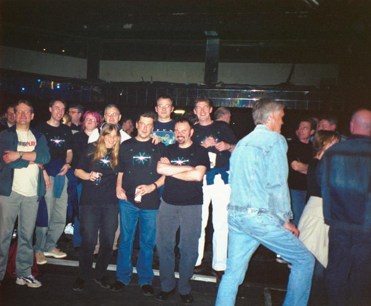 break-group1.jpg - The Mean Fiddler, 12th May, 2004 [photo: Marco de Niet]