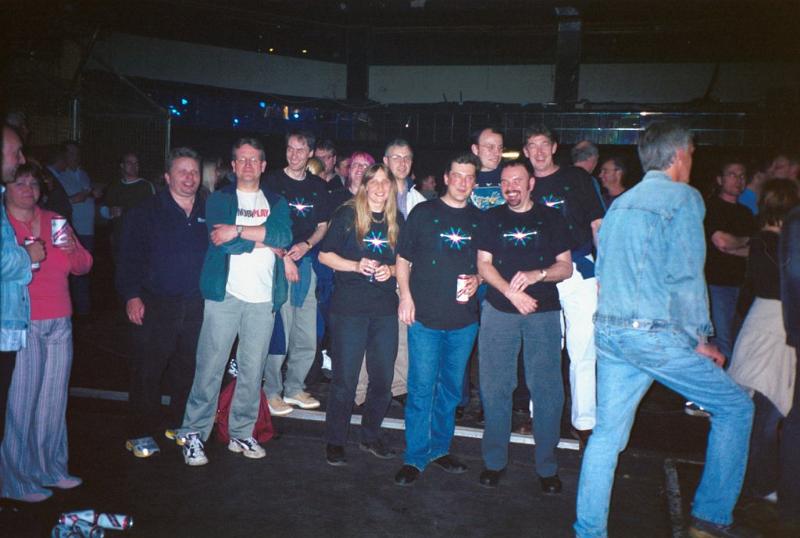 break-group2.jpg - The Mean Fiddler, 12th May, 2004 [photo: Marco de Niet]