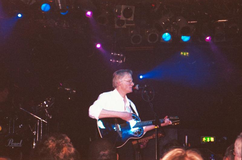 woolly09.jpg - The Mean Fiddler, 12th May, 2004 [photo: Marco de Niet]
