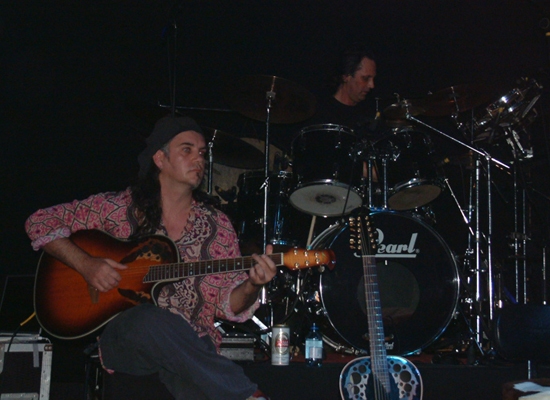 steve&kim.jpg - The Mean Fiddler, 12th May, 2004 [photo: Rob Price]